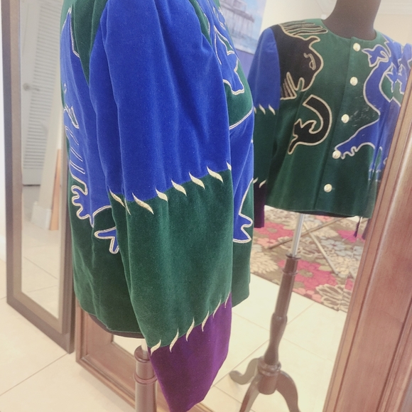 Vintage Escada by Laurel Velvet Jacket in Excellent Condition - Picture 3 of 9